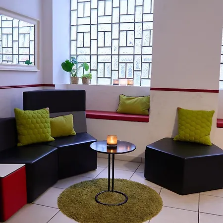Annex Hotel 2*